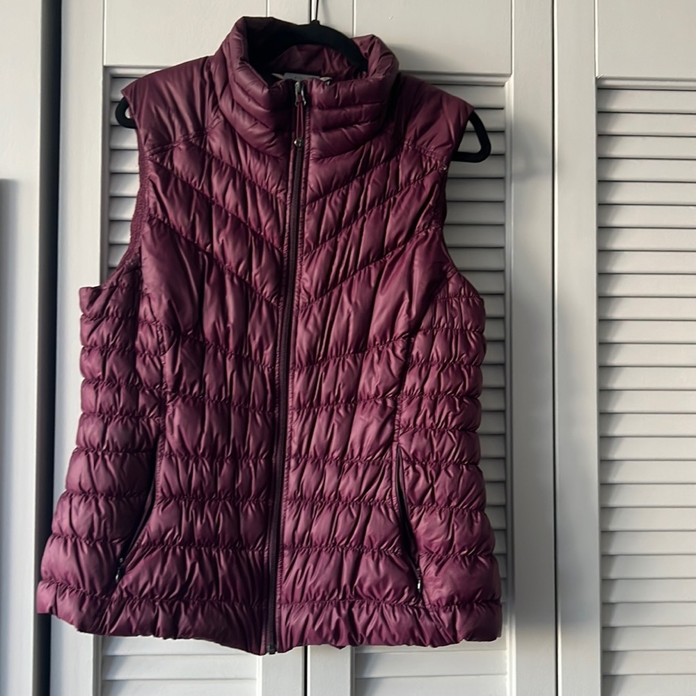 Athleta maroon vest